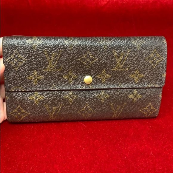 Louis Vuitton Handbags - Authentic Louis Vuitton vintage wallet long